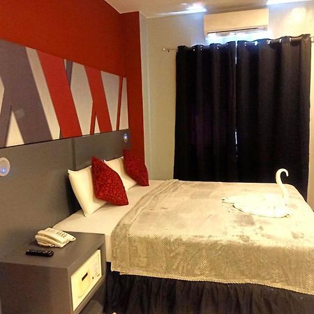 Wow Budget Hotel Cubao Манила Экстерьер фото